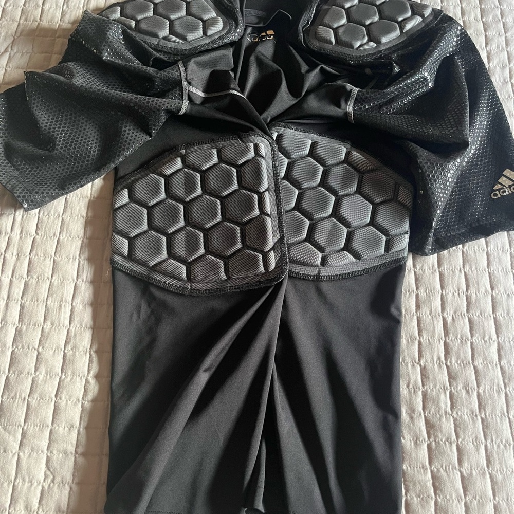 NWT Adidas Aeroready TechFit Padded Compression Shirt Mens Black Size Large